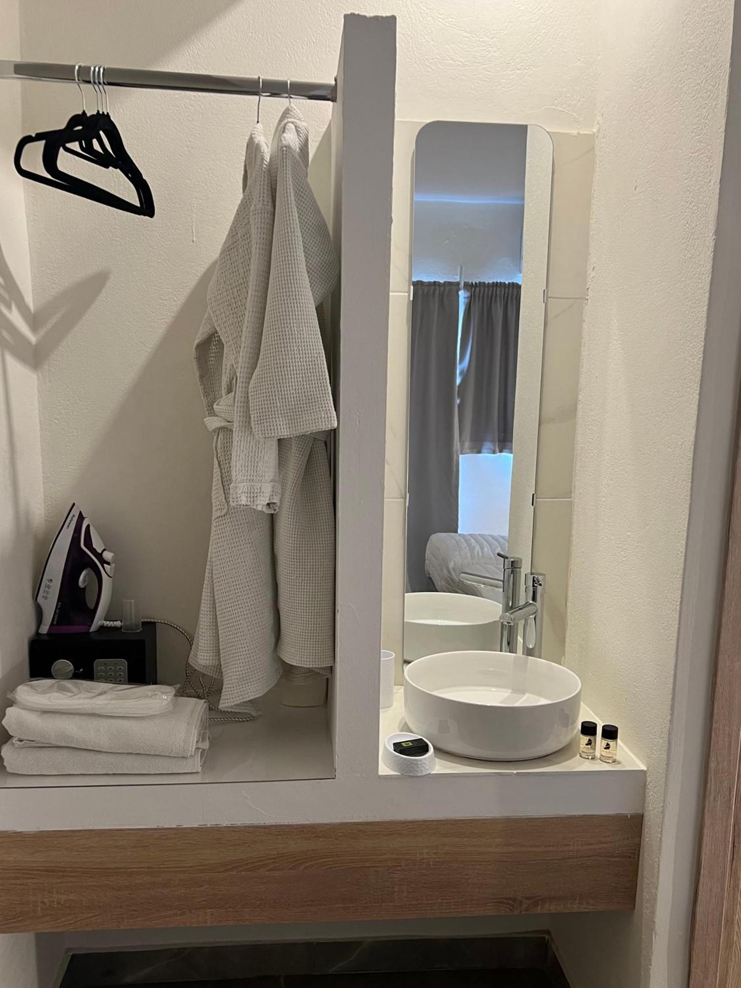 Koukounari Agistri Skála Exteriör bild